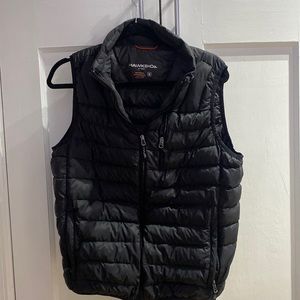 Hawke & Co Vest